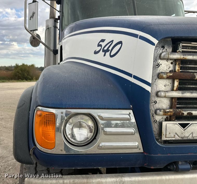 image for item DW4259 2005 Mack CV513 ready mix truck