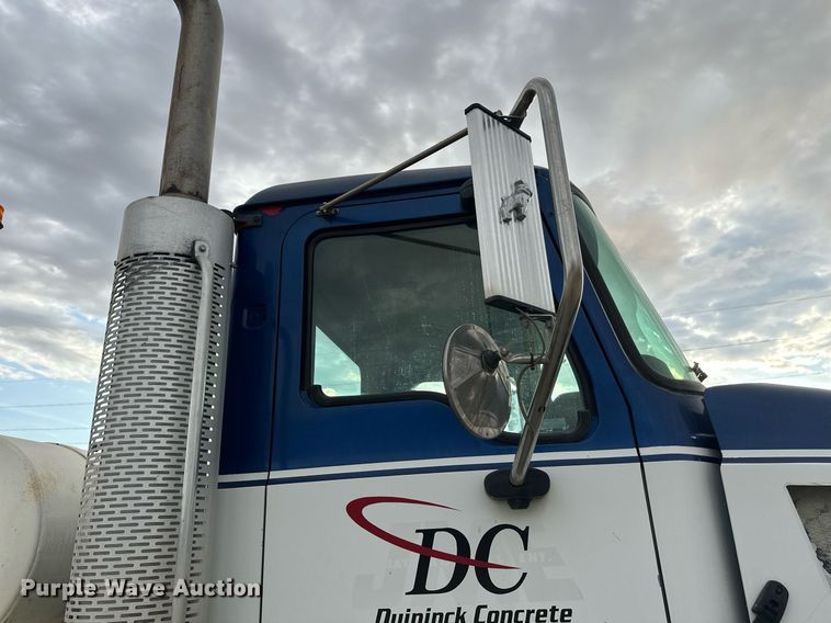 image for item DW4259 2005 Mack CV513 ready mix truck