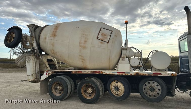 image for item DW4259 2005 Mack CV513 ready mix truck