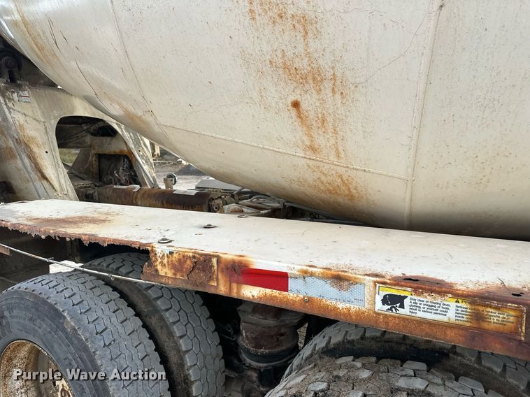 image for item DW4259 2005 Mack CV513 ready mix truck