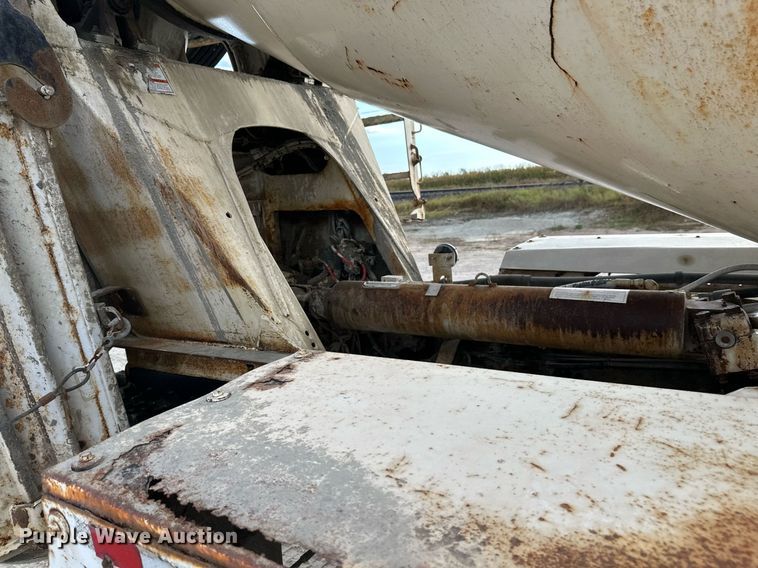 image for item DW4259 2005 Mack CV513 ready mix truck