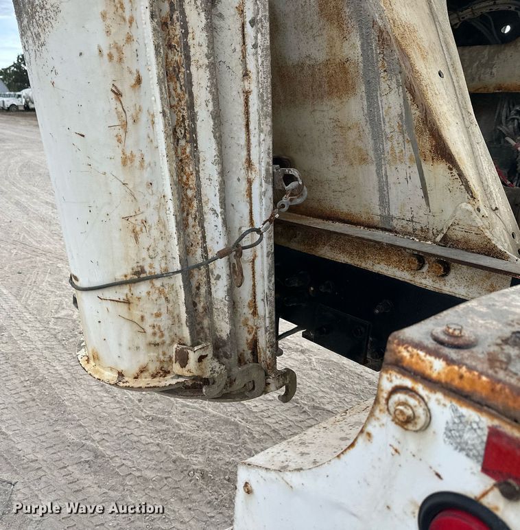 image for item DW4259 2005 Mack CV513 ready mix truck