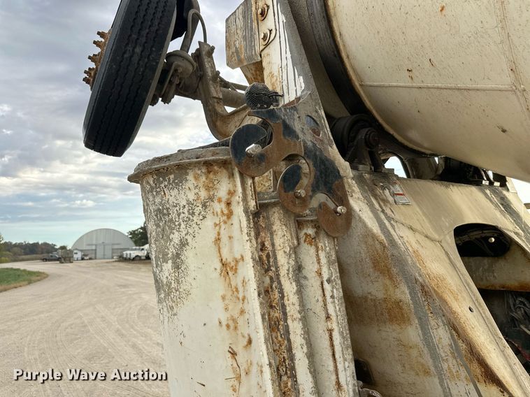 image for item DW4259 2005 Mack CV513 ready mix truck