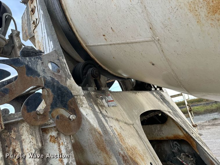 image for item DW4259 2005 Mack CV513 ready mix truck