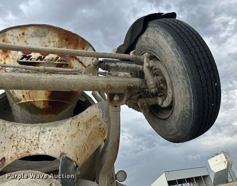 image for item DW4259 2005 Mack CV513 ready mix truck