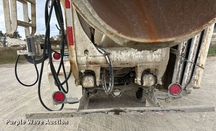 image for item DW4259 2005 Mack CV513 ready mix truck