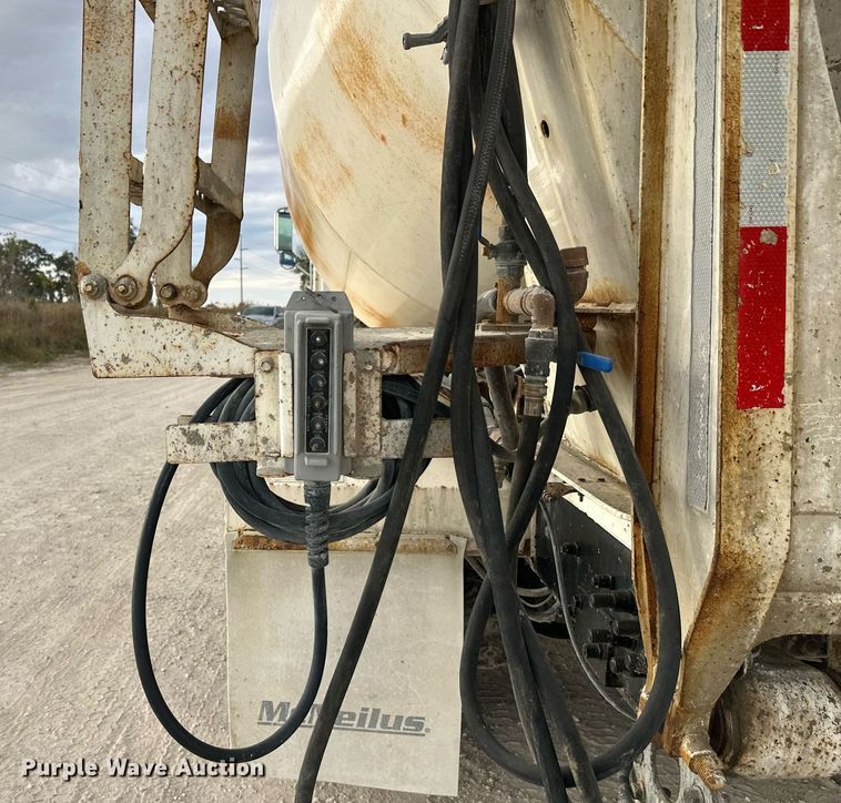 image for item DW4259 2005 Mack CV513 ready mix truck