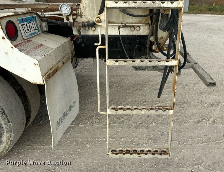 image for item DW4259 2005 Mack CV513 ready mix truck