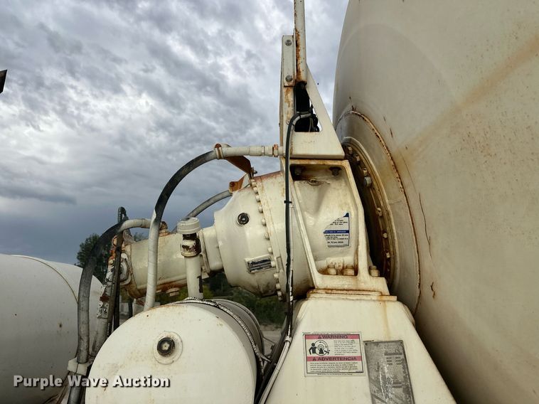 image for item DW4259 2005 Mack CV513 ready mix truck