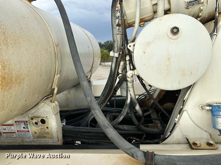 image for item DW4259 2005 Mack CV513 ready mix truck