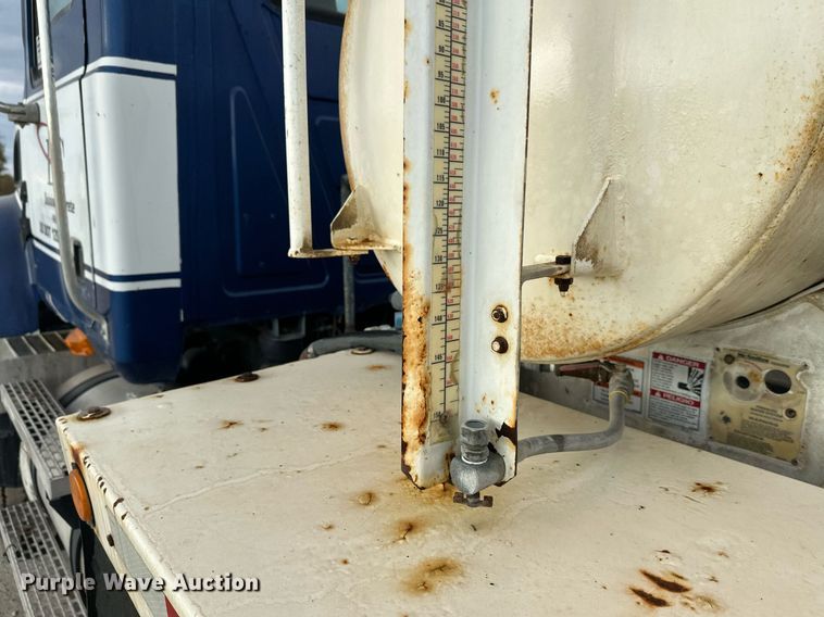 image for item DW4259 2005 Mack CV513 ready mix truck