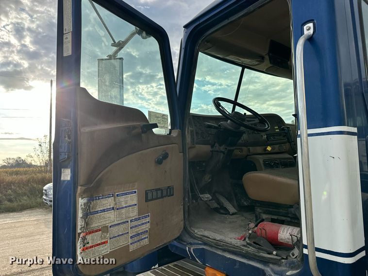 image for item DW4259 2005 Mack CV513 ready mix truck