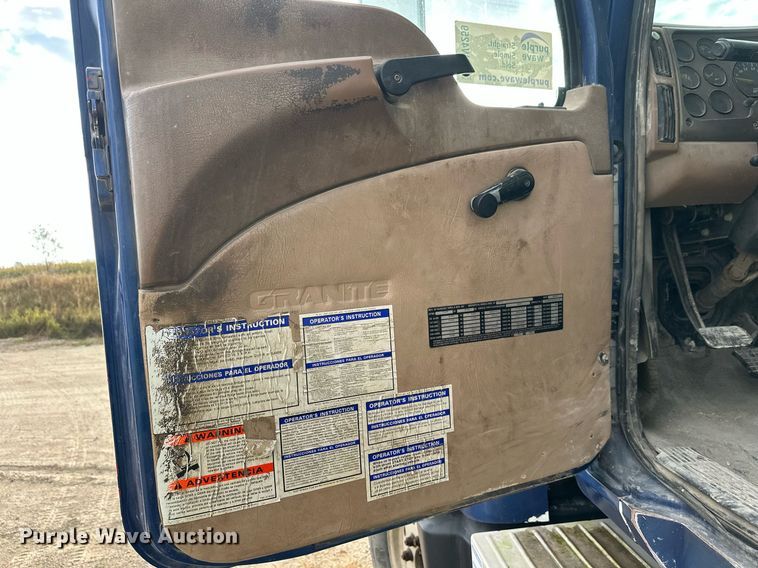 image for item DW4259 2005 Mack CV513 ready mix truck