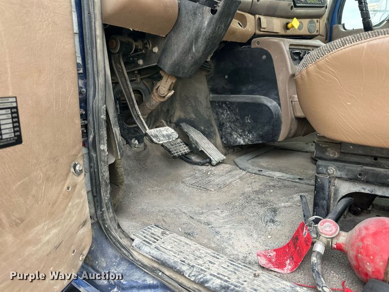 image for item DW4259 2005 Mack CV513 ready mix truck