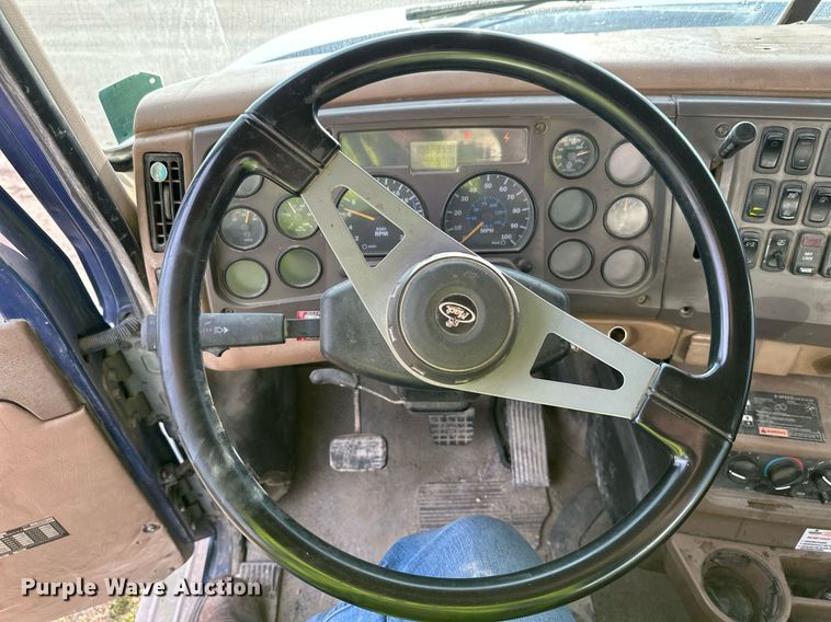 image for item DW4259 2005 Mack CV513 ready mix truck