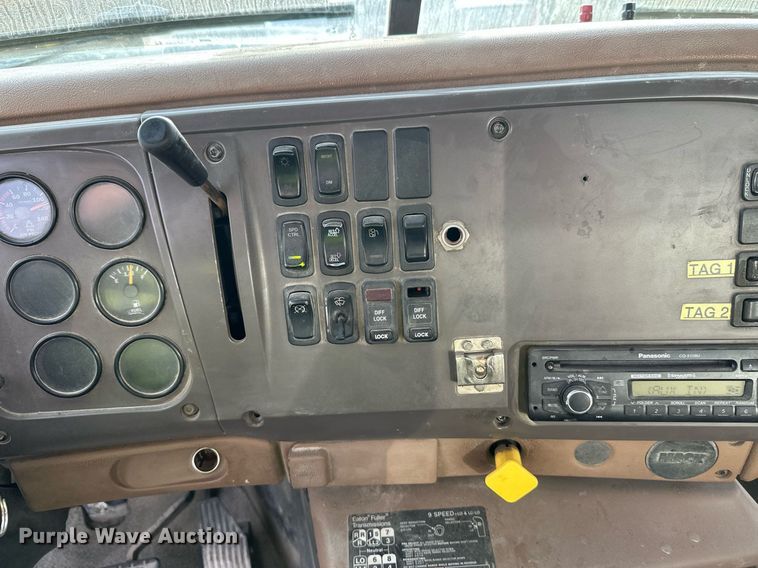 image for item DW4259 2005 Mack CV513 ready mix truck