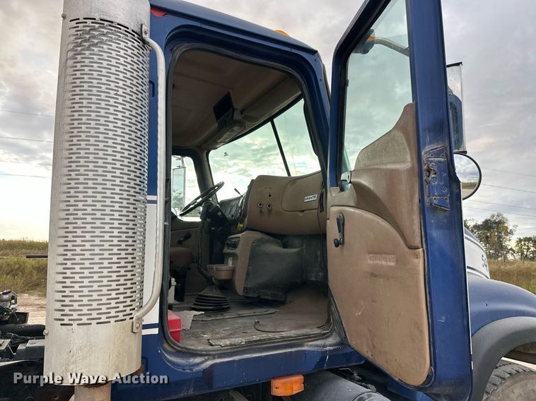 image for item DW4259 2005 Mack CV513 ready mix truck