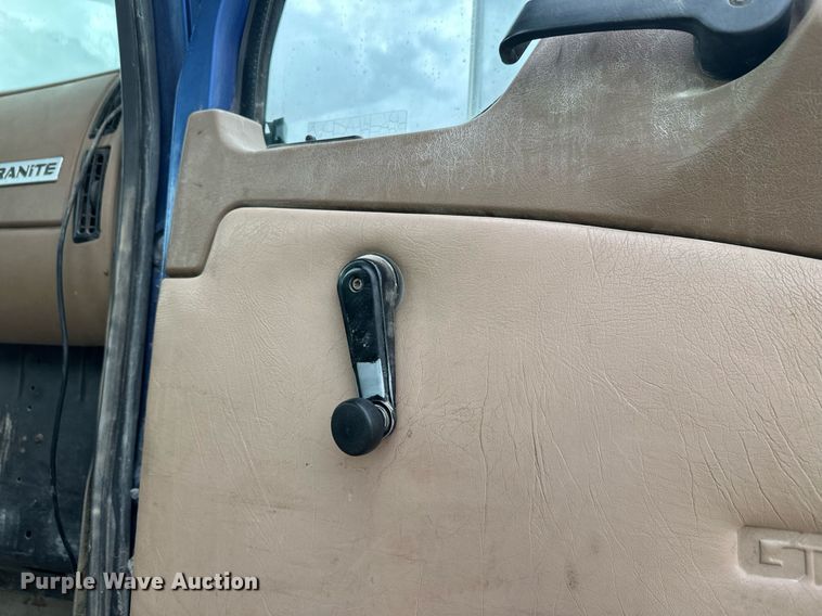 image for item DW4259 2005 Mack CV513 ready mix truck