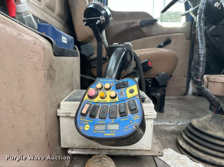 image for item DW4259 2005 Mack CV513 ready mix truck