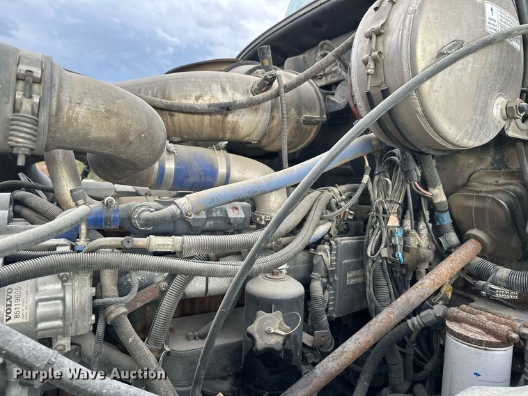 image for item DW4259 2005 Mack CV513 ready mix truck