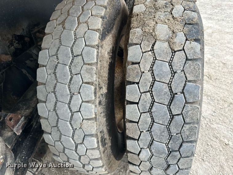 image for item DW4259 2005 Mack CV513 ready mix truck