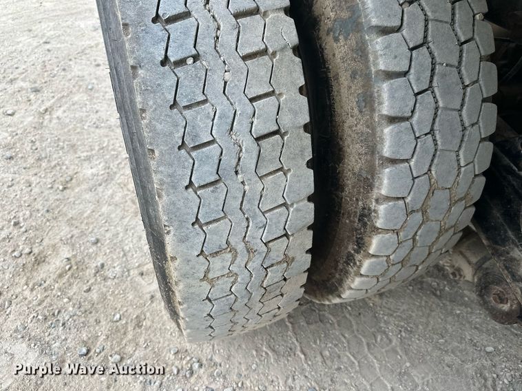 image for item DW4259 2005 Mack CV513 ready mix truck