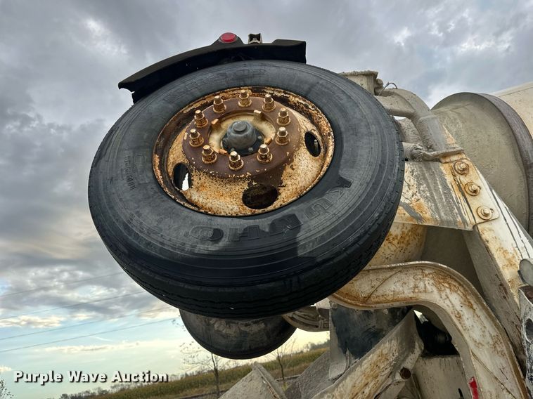 image for item DW4259 2005 Mack CV513 ready mix truck