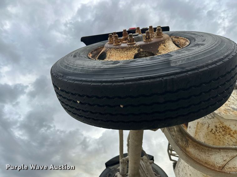 image for item DW4259 2005 Mack CV513 ready mix truck