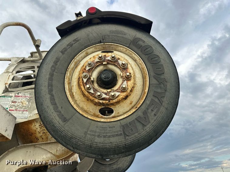 image for item DW4259 2005 Mack CV513 ready mix truck