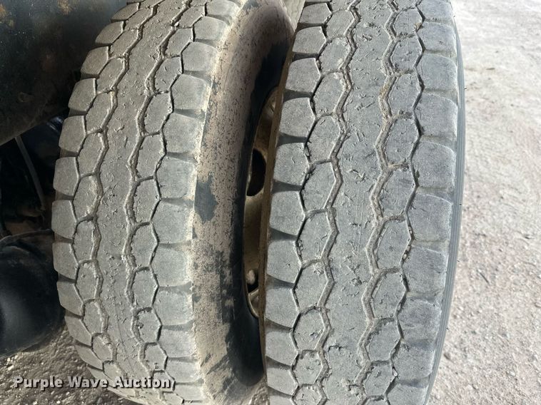 image for item DW4259 2005 Mack CV513 ready mix truck