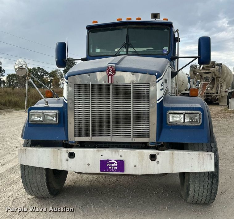 image for item DW4260 2005 Kenworth W900 ready mix truck