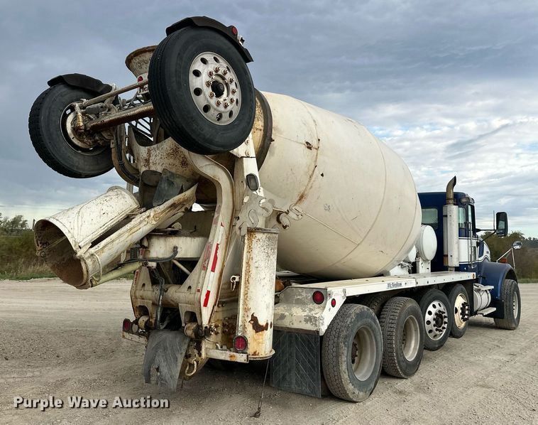 image for item DW4260 2005 Kenworth W900 ready mix truck