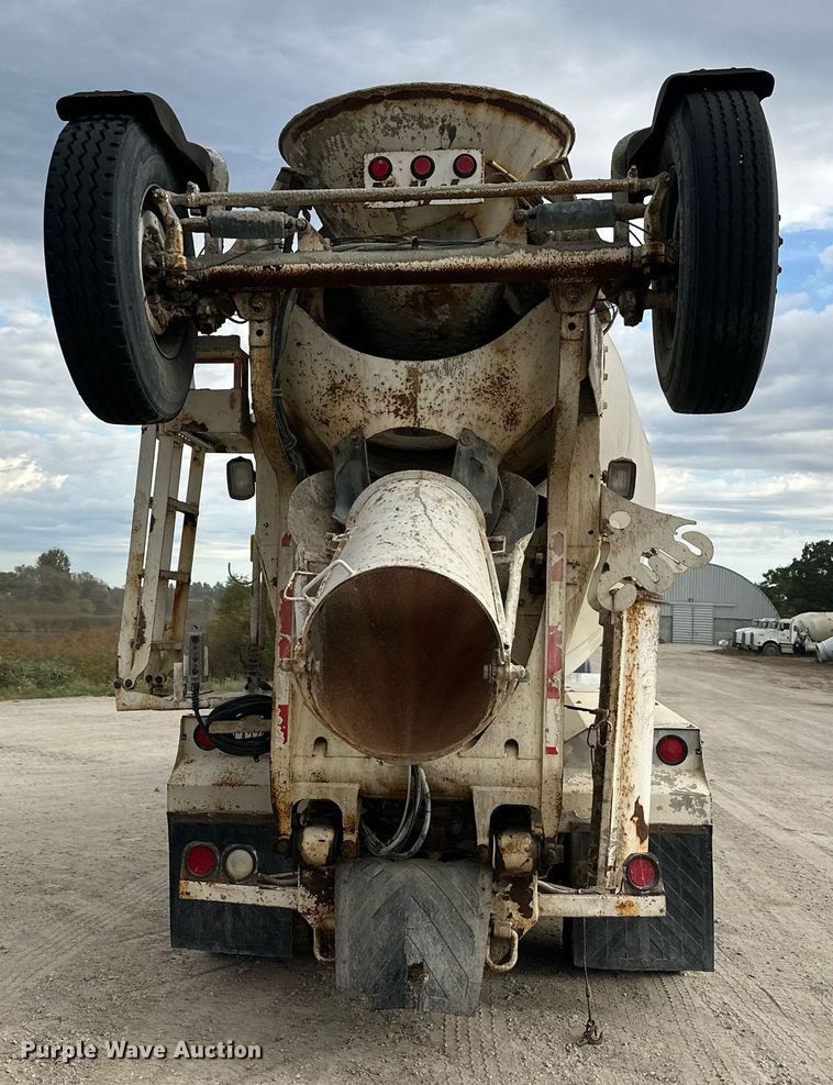 image for item DW4260 2005 Kenworth W900 ready mix truck