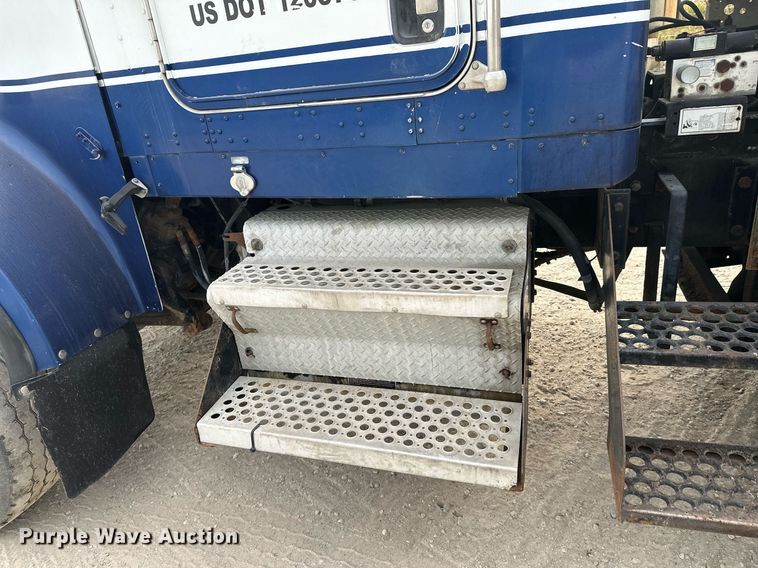 image for item DW4260 2005 Kenworth W900 ready mix truck