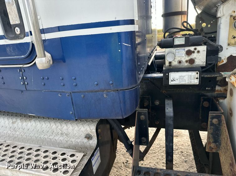 image for item DW4260 2005 Kenworth W900 ready mix truck