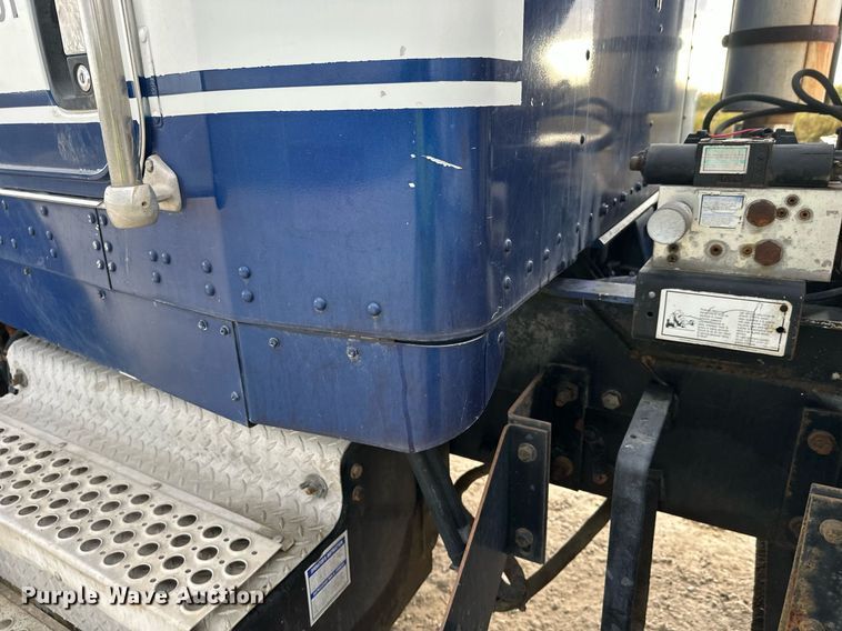 image for item DW4260 2005 Kenworth W900 ready mix truck