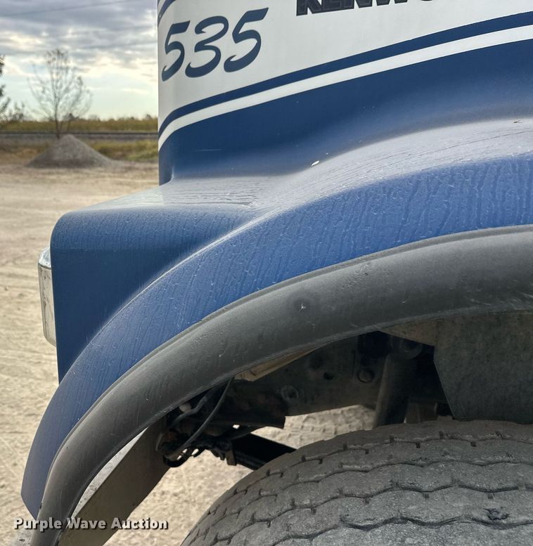 image for item DW4260 2005 Kenworth W900 ready mix truck