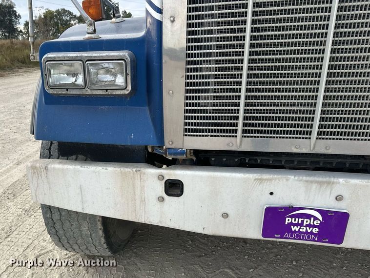 image for item DW4260 2005 Kenworth W900 ready mix truck