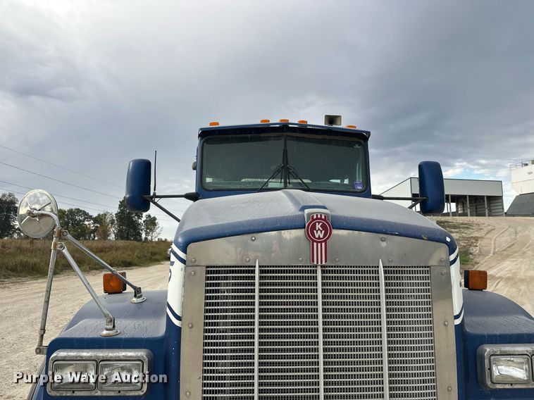 image for item DW4260 2005 Kenworth W900 ready mix truck