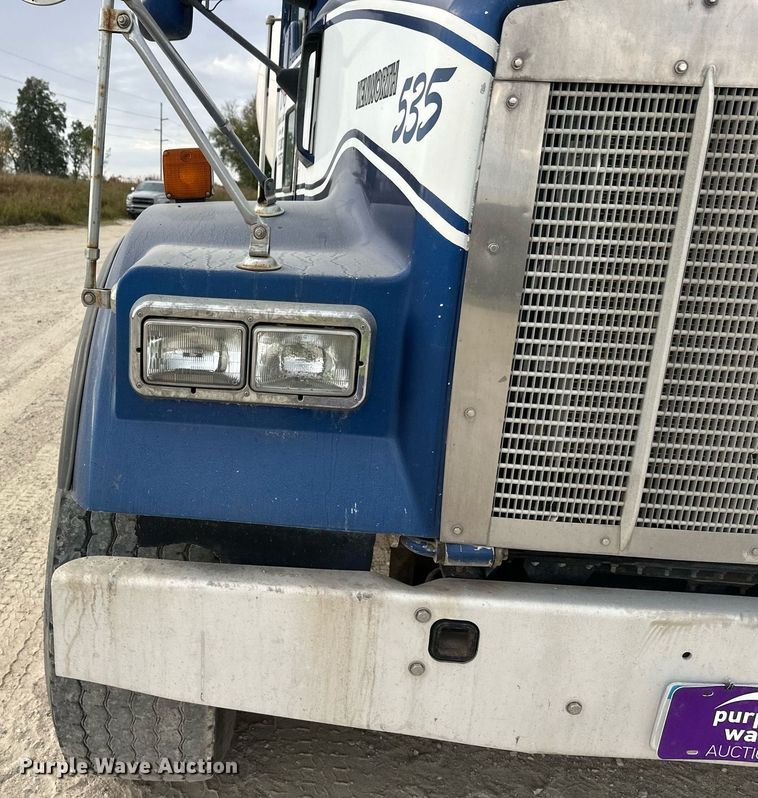 image for item DW4260 2005 Kenworth W900 ready mix truck