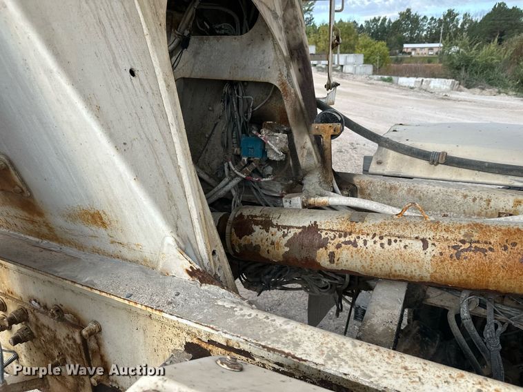 image for item DW4260 2005 Kenworth W900 ready mix truck