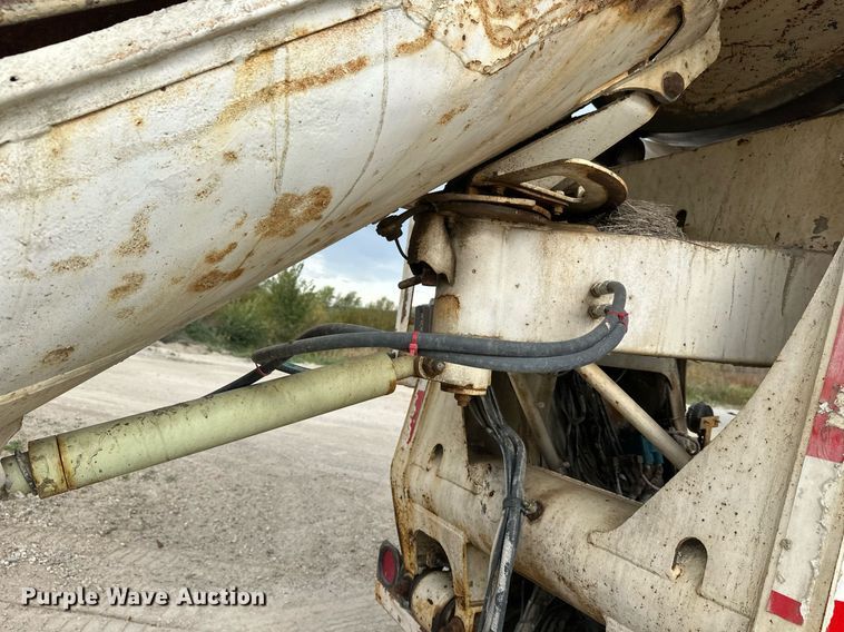 image for item DW4260 2005 Kenworth W900 ready mix truck