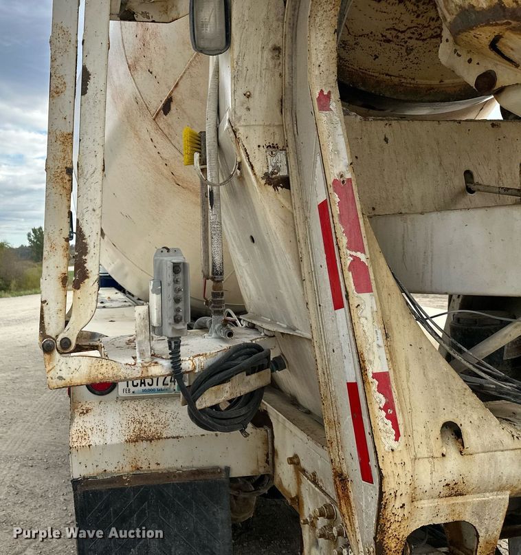 image for item DW4260 2005 Kenworth W900 ready mix truck