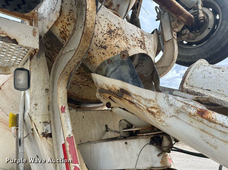 image for item DW4260 2005 Kenworth W900 ready mix truck