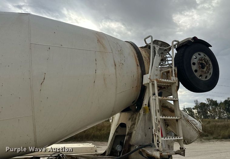 image for item DW4260 2005 Kenworth W900 ready mix truck