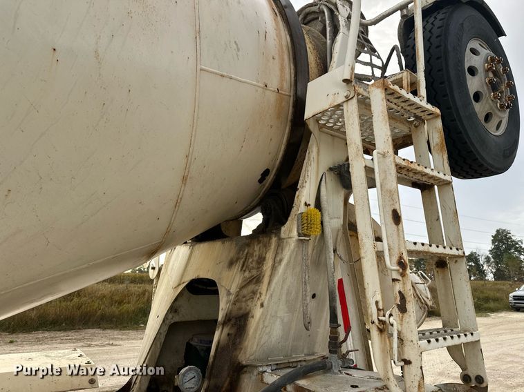 image for item DW4260 2005 Kenworth W900 ready mix truck