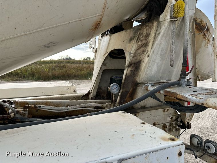 image for item DW4260 2005 Kenworth W900 ready mix truck