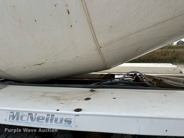 image for item DW4260 2005 Kenworth W900 ready mix truck