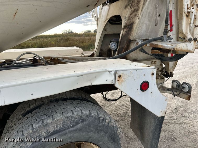 image for item DW4260 2005 Kenworth W900 ready mix truck