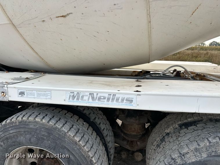 image for item DW4260 2005 Kenworth W900 ready mix truck